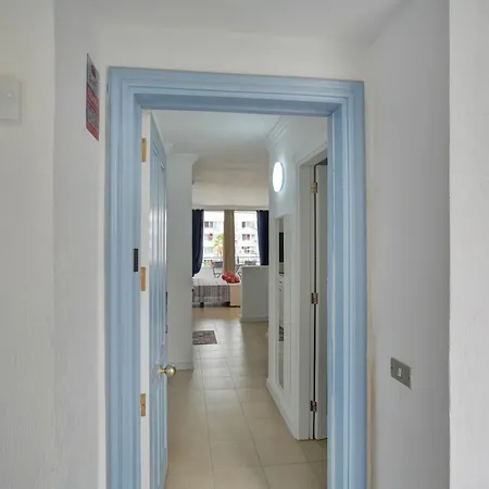 Floor Studio, Pools, Fast Internet, Parking *