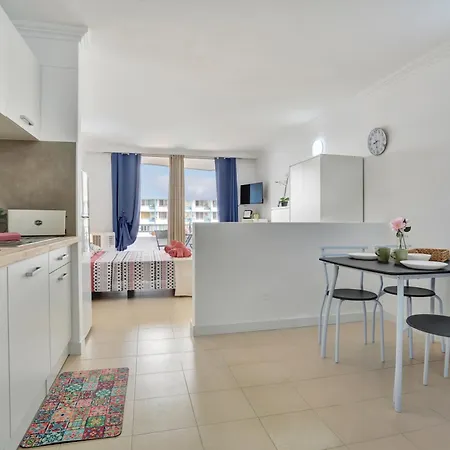 Floor Studio, Pools, Fast Internet, Parking Lejlighed